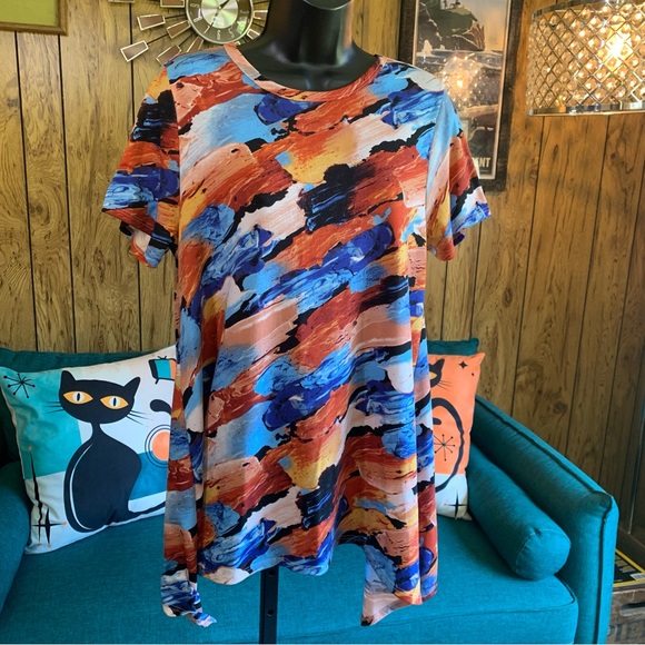 LulaRoe Abstract Watercolor Pattern Tunic Style Tee - Picture 1 of 10